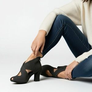 Earthies heels peep toe grey